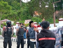 Mahasiswa Kecewa Tidak Ditemui Bupati Mamasa