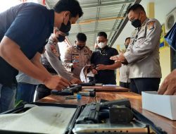 Cek Senpi Personel, Kapolres Majene Pastikan Seluruhnya Tertib Administrasi
