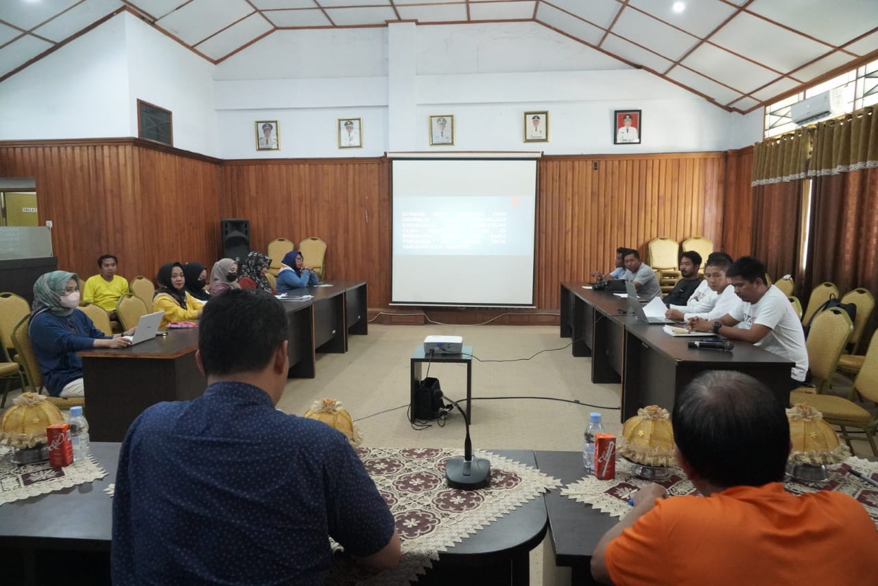 Rapat Pertemuan Wabup Majene bahas soal kerusakan pipa PDAM di Majene. 