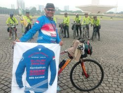 Cak Amu, Mantan Wartawan Jawa Pos Gowes Surabaya-Jakarta