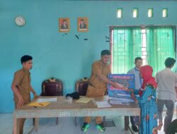 Penjabat Kepala Desa Lombang Timur Salurkan BLT Dana Desa Tahap I Tahun 2024